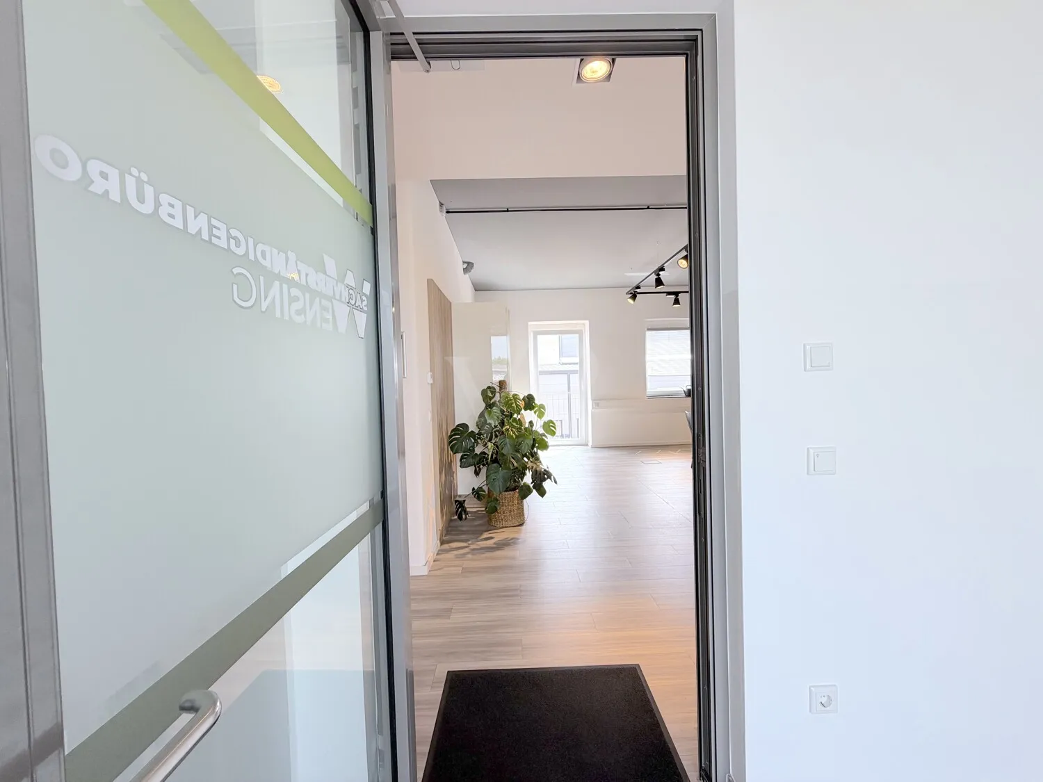 Eingang Büro