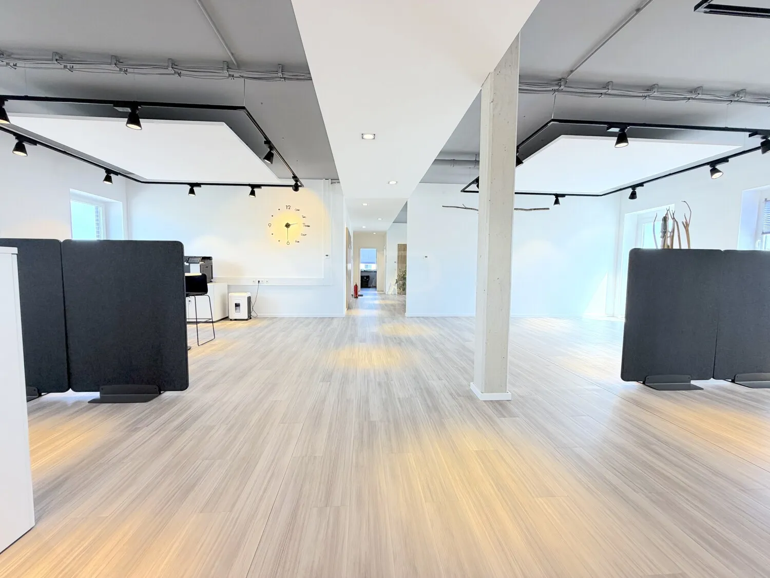 Durchgang Büro