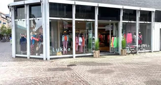 von_poll_real_estate_property_26202010_image_6