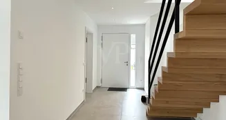 von_poll_real_estate_property_26202002_image_3