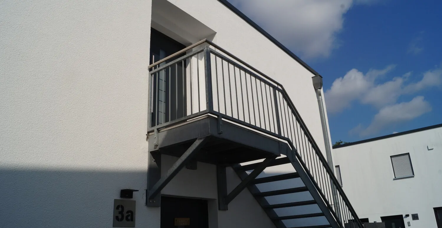 Hochwertige 3-Zimmer-Wohnung mit separatem Eingang sowie einem Balkon