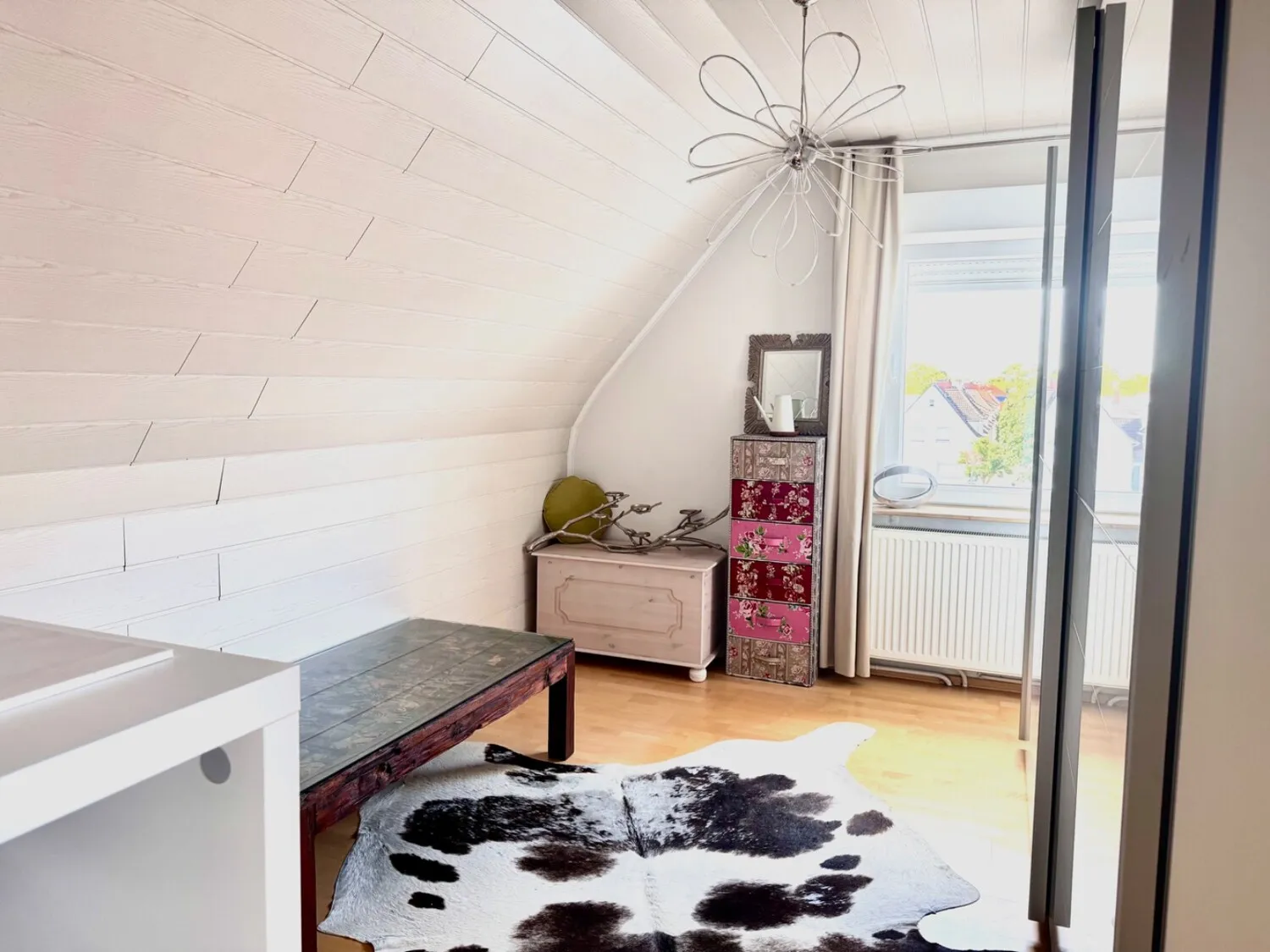 Gehobenes Refugium,
Einliegerwohnung möglich !