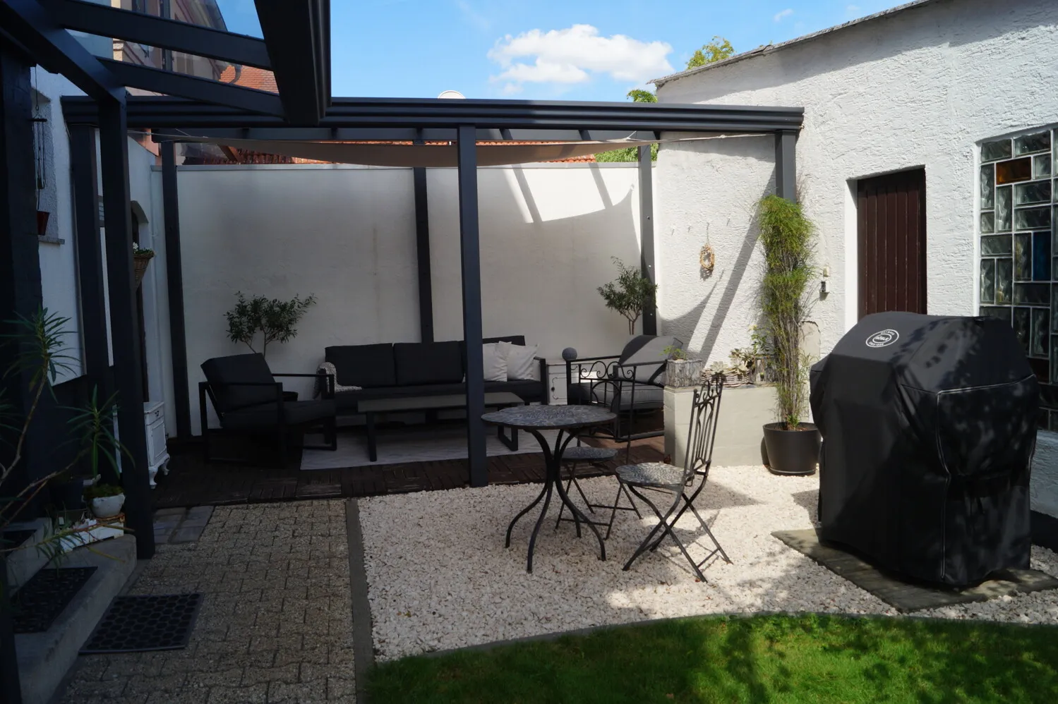 überdachte Terrasse