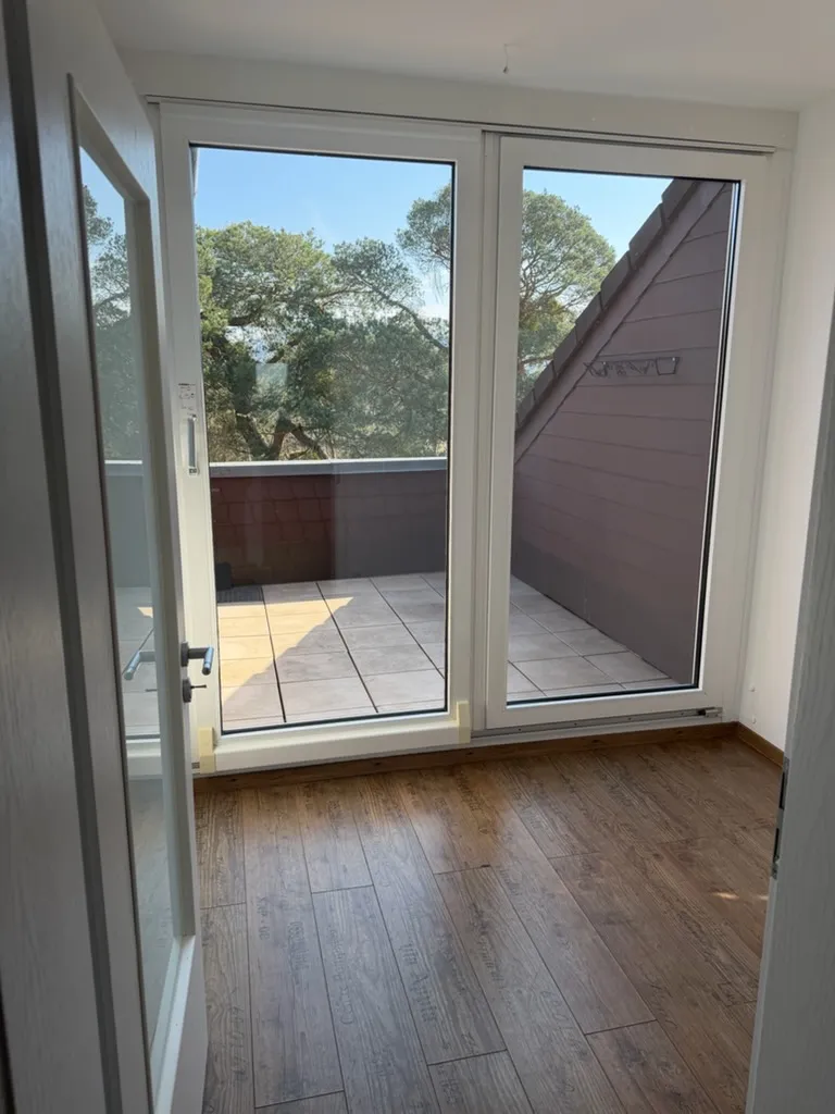 Büro mit Zugang auf die Dachterrasse