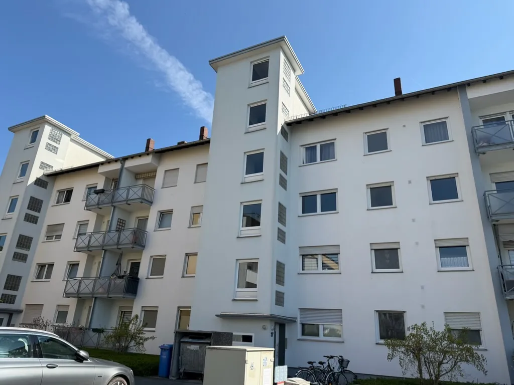 Nach Vollsanierung - Modernes Wohlfühl - Dachgeschoss mit kleiner Dachterrasse und Melibokusblick