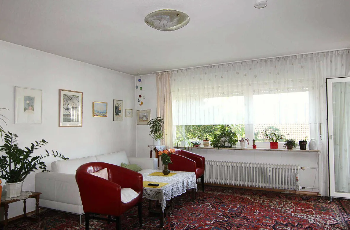 Wohnzimmer 1. OG Wohnung