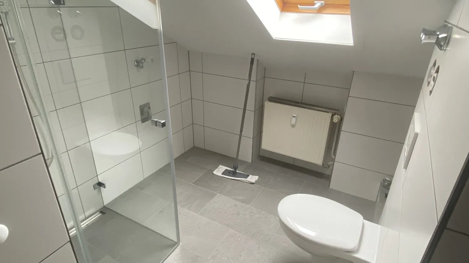 Duschbad neu DG