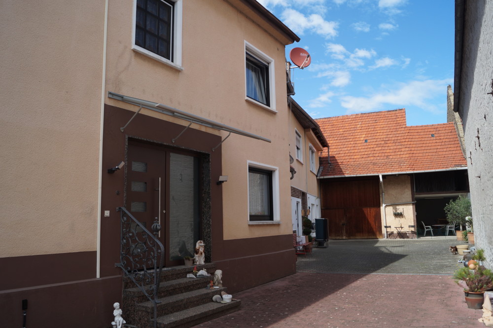 Saniertes Einfamilienhaus mit Baugrund ca. 520 m²