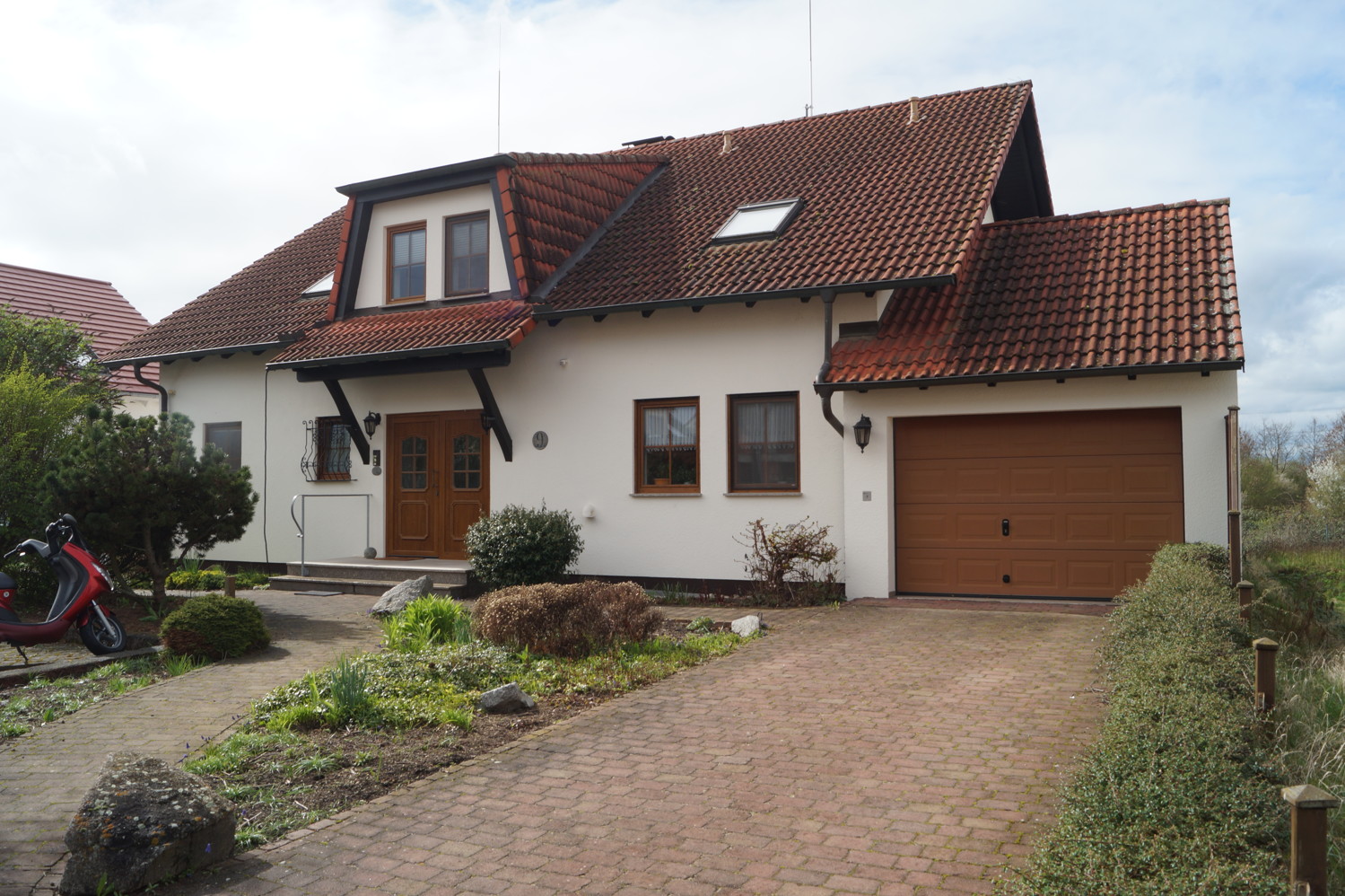 Idyllisches Einfamilienhaus in unverbaubarer Feldrandlage mit neuer Heiztechnik