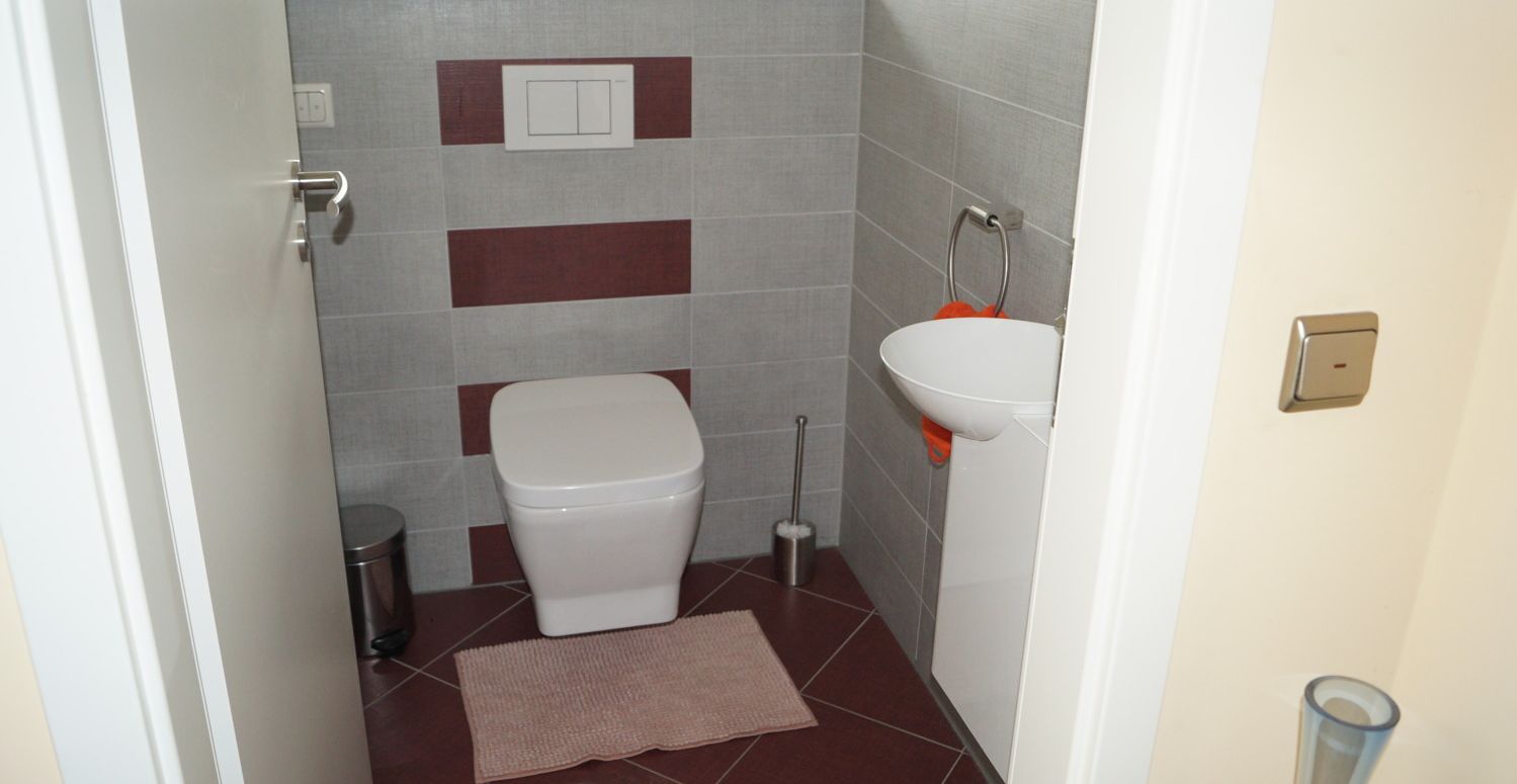 sep. WC im DG