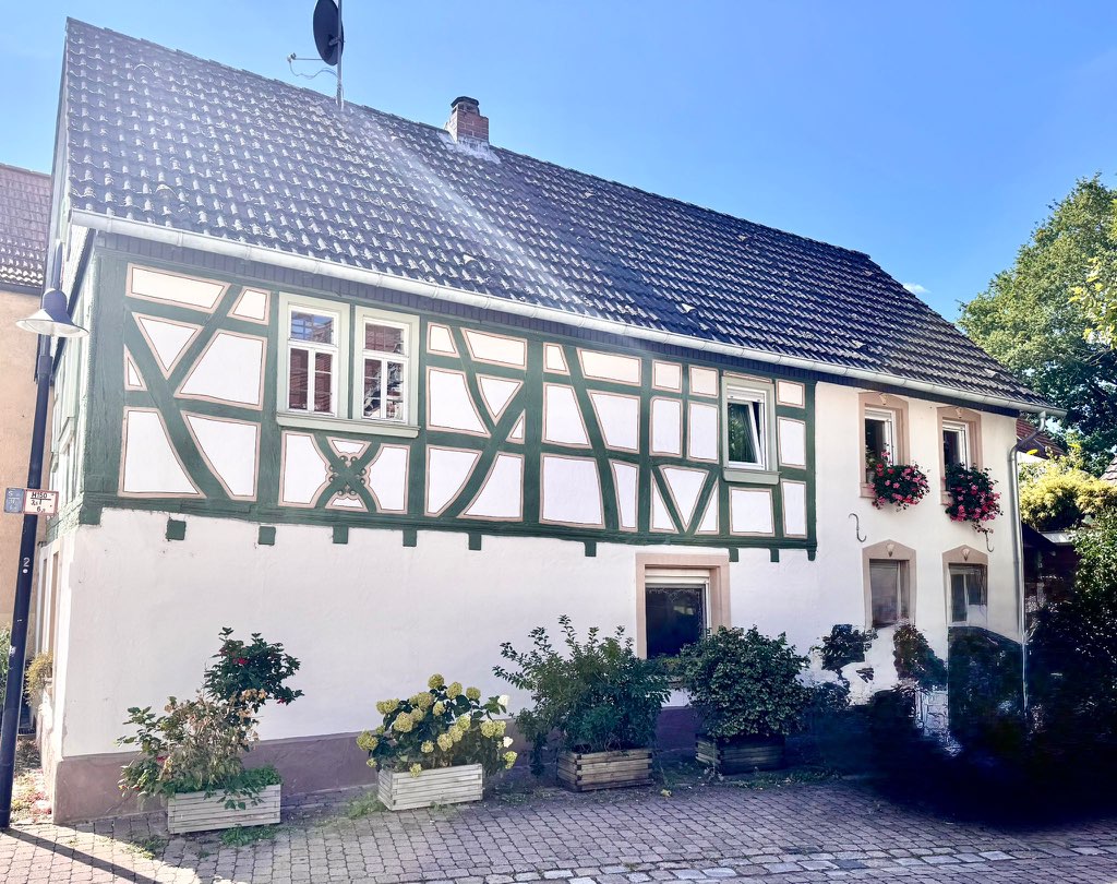 Denkmalgeschützes Kleinod komplett saniert 2012 im Stadtkern von Trebur