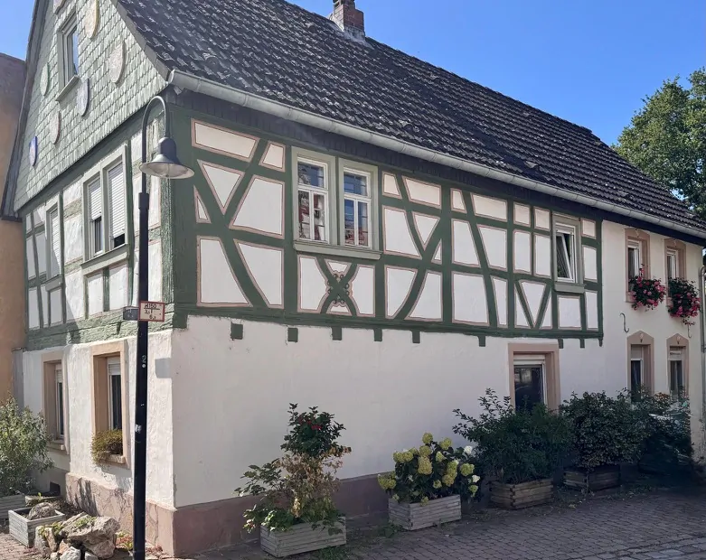 Denkmalgeschützes Kleinod komplett saniert 2012 im Stadtkern von Trebur