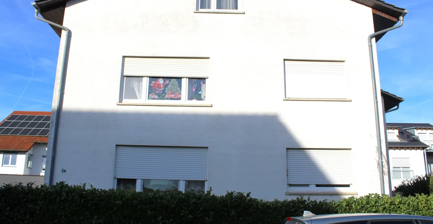 Zweifamilienhaus mit Ausbaureserve in ruhiger Feldrandlage