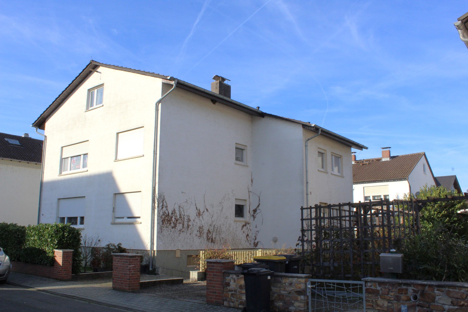 Zweifamilienhaus mit Ausbaureserve in ruhiger Feldrandlage