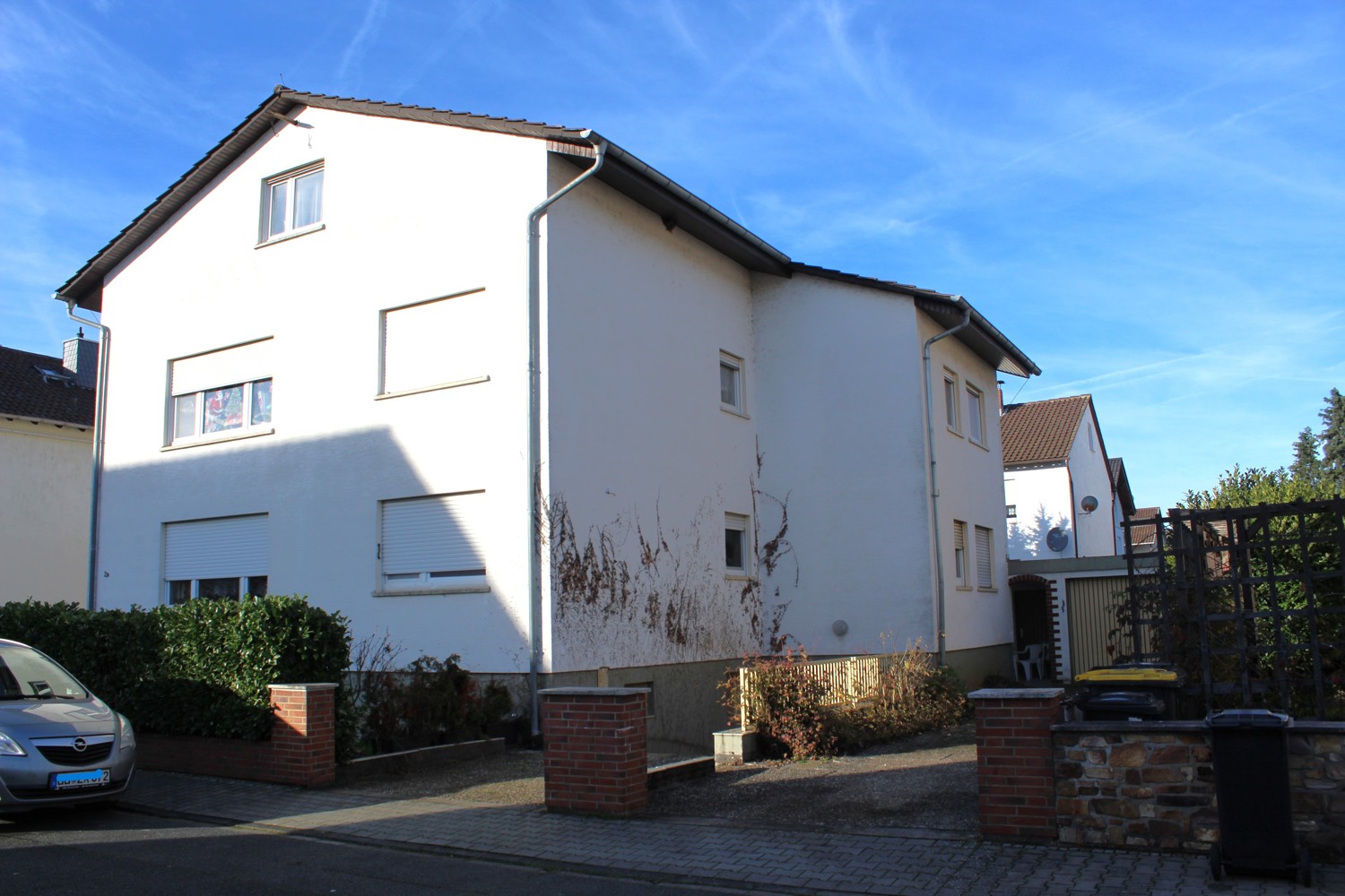 Zweifamilienhaus mit Ausbaureserve in ruhiger Feldrandlage