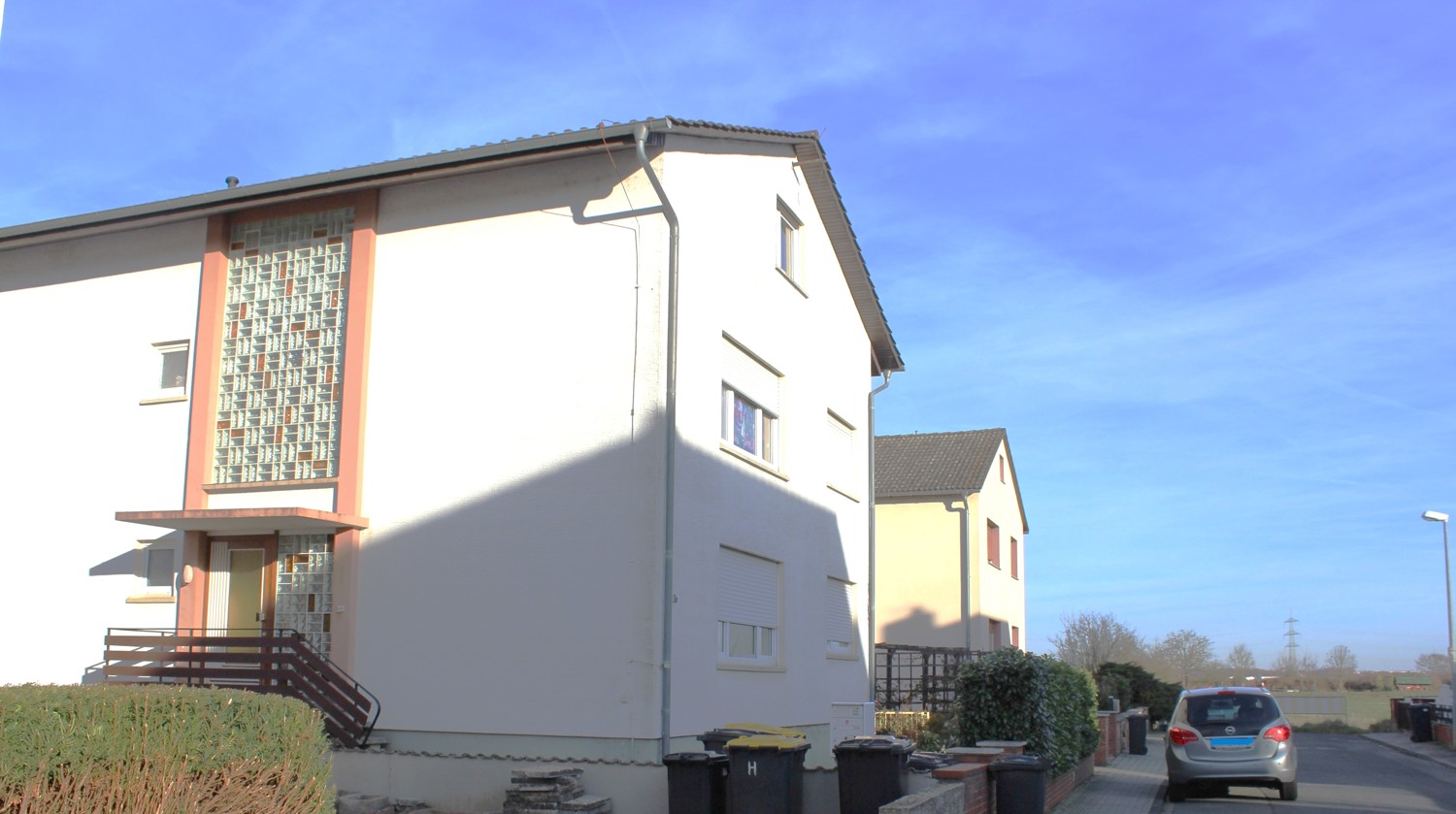 Zweifamilienhaus mit Ausbaureserve in ruhiger Feldrandlage