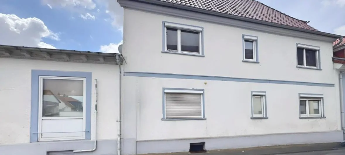 Gewerbeeinheit mit freier Wohnung