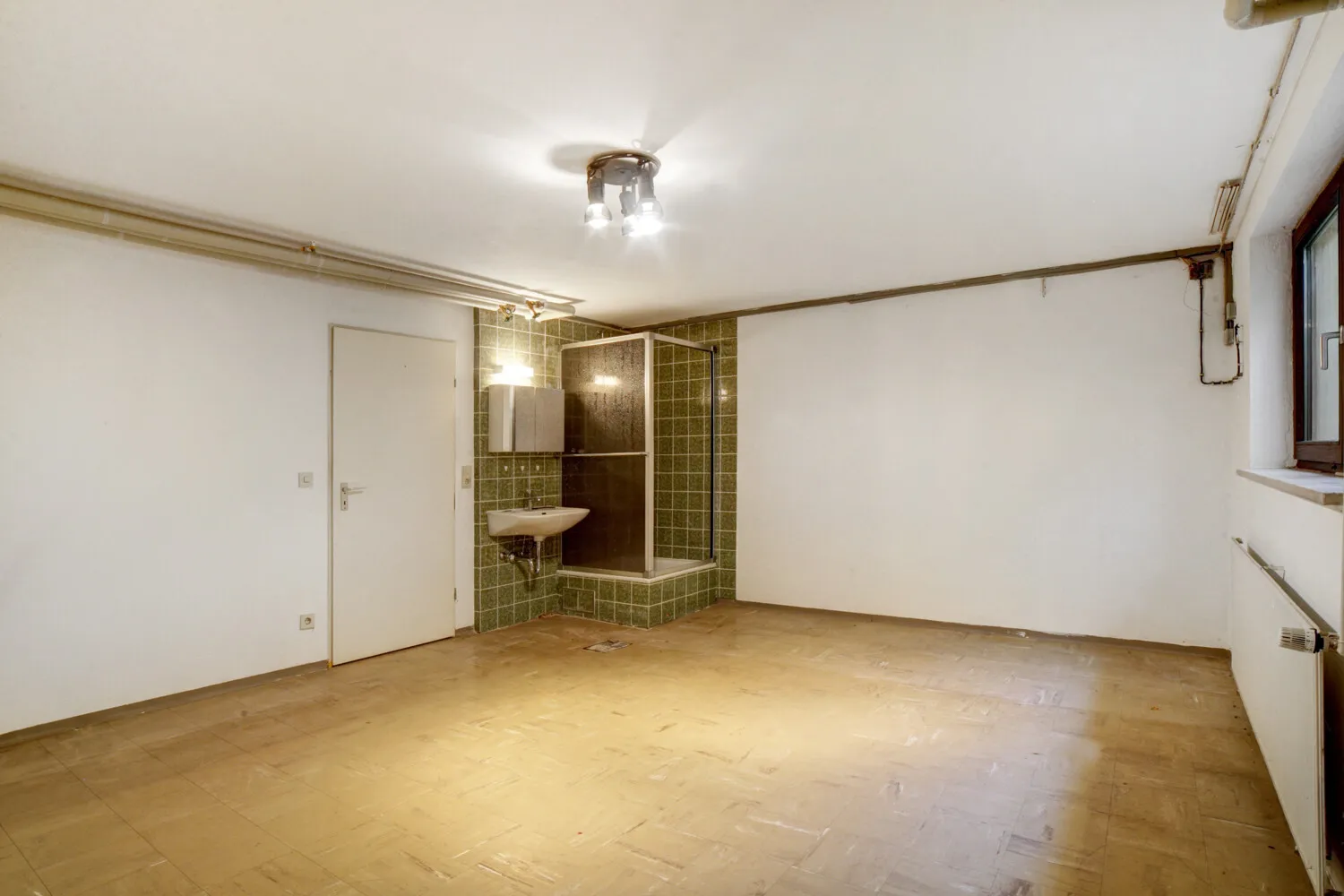 UG - Hobbyraum mit Dusche