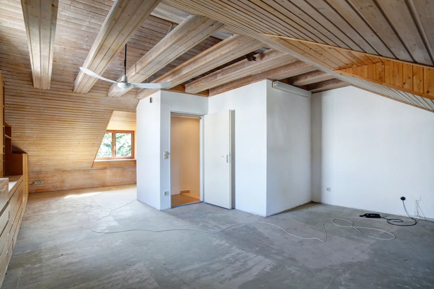 DG - Arbeits- Gästebereich