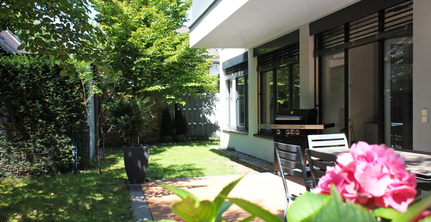 Terrasse & privater Garten