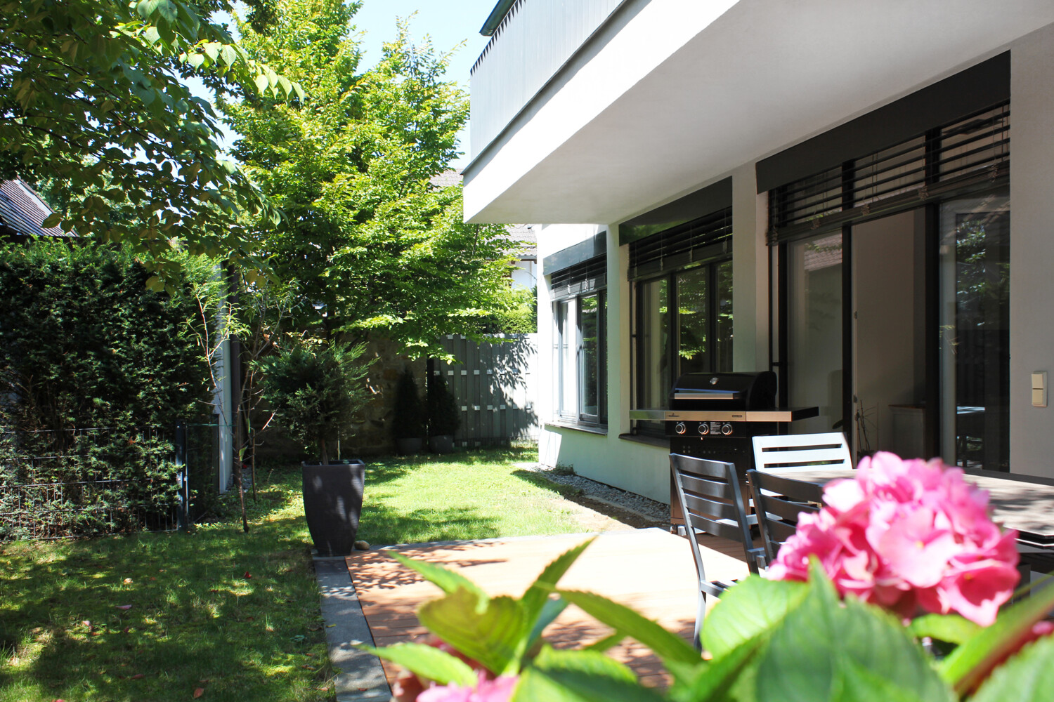 Terrasse & privater Garten