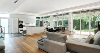 von_poll_real_estate_property_25036032_image_1