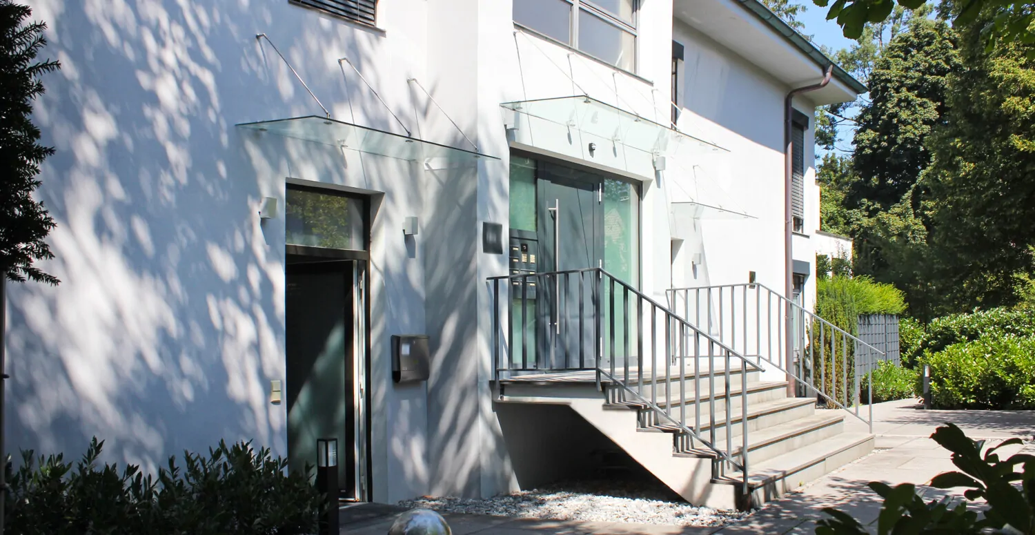 Hauseingang mit seperatem Zugang