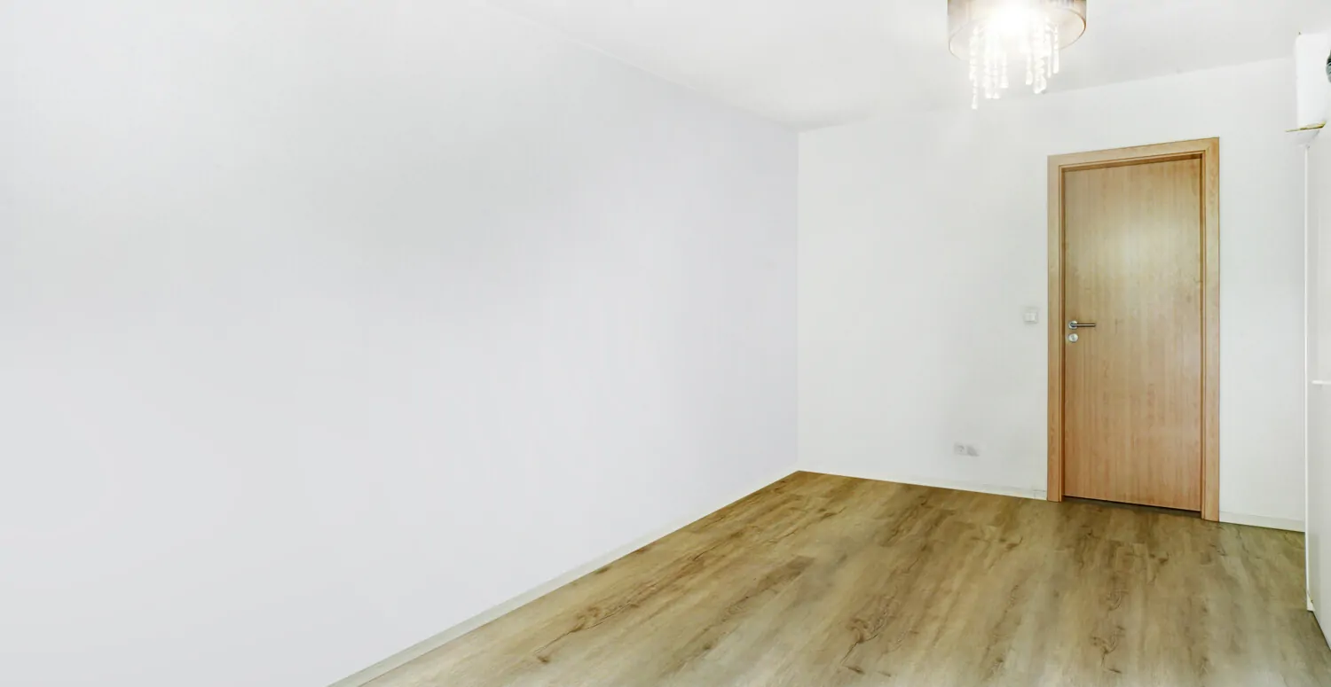 Schlafzimmer mit Zugang zum ostseitigen Gartenbereich