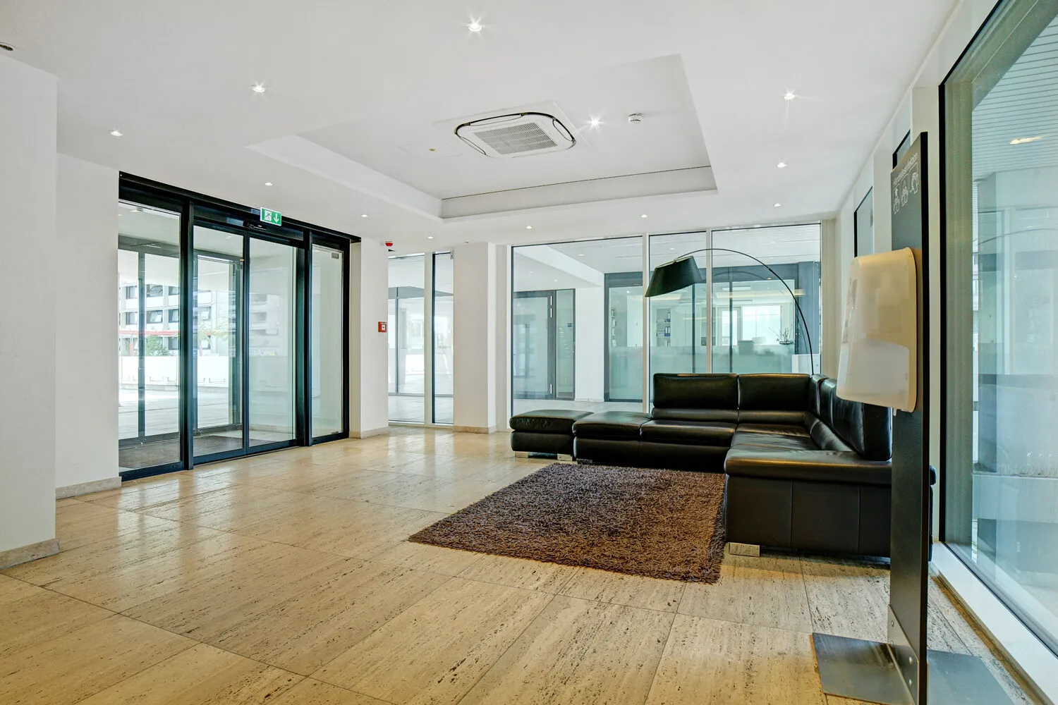 Eingang / Lounge