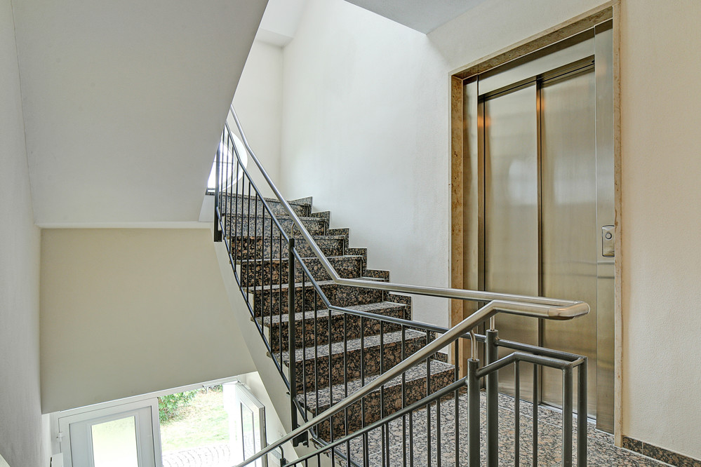 Eingangsbereich und Treppenhaus