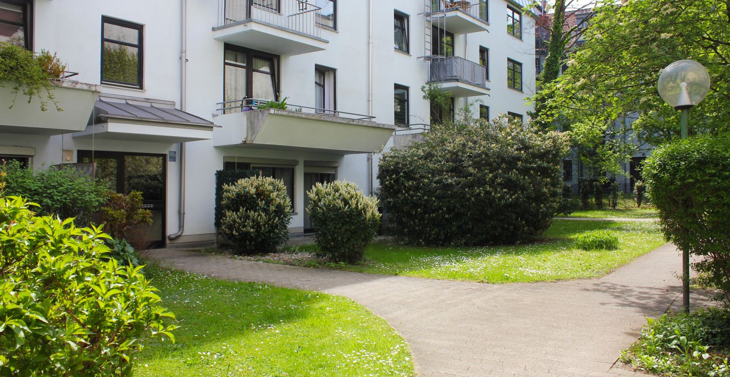 Gebäude-Aussenansicht (1)