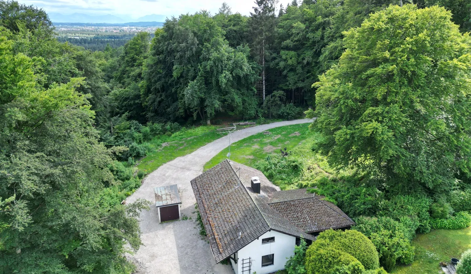 Grundstück mit Altbestand