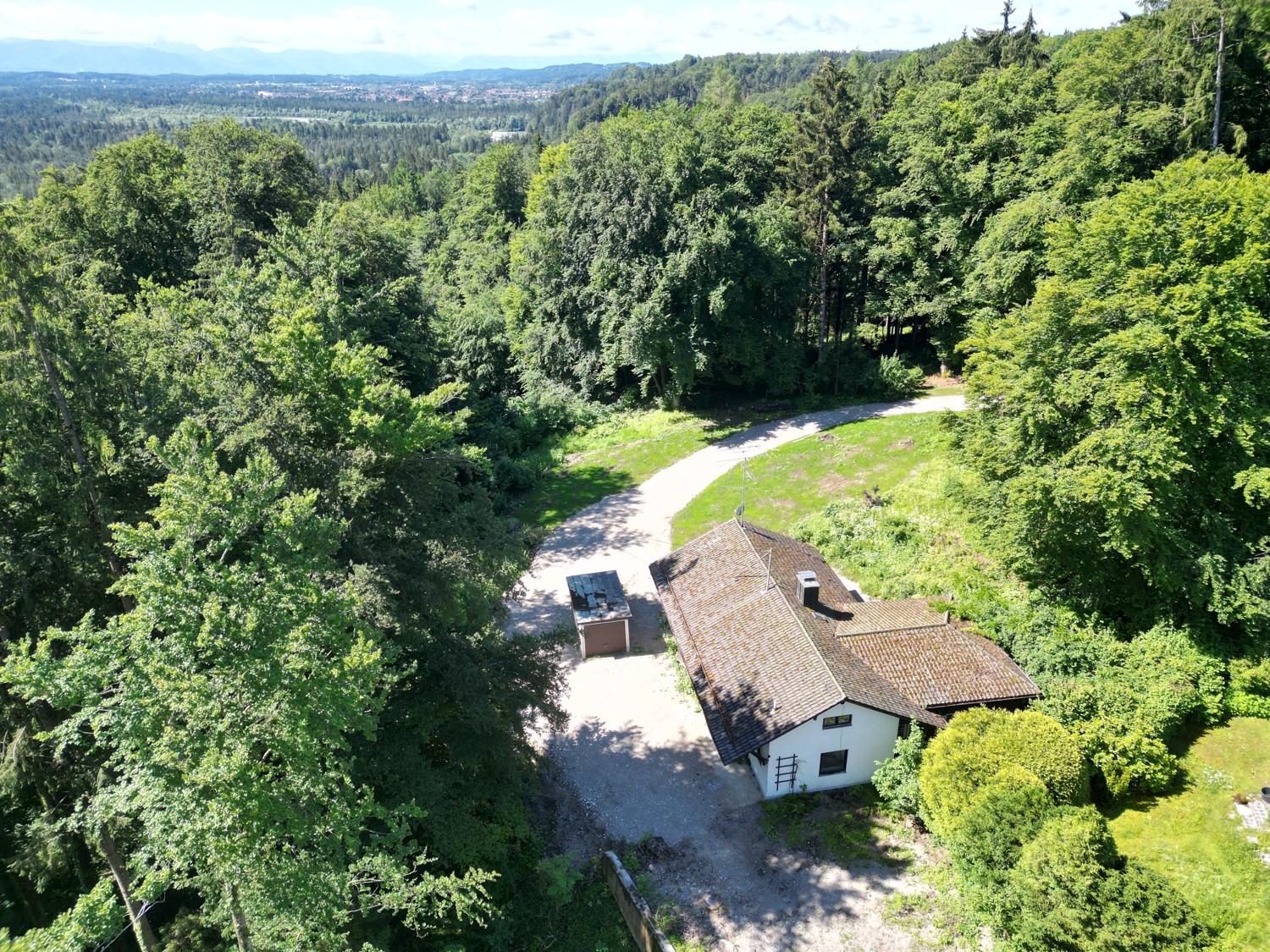 Grundstück mit Altbestand