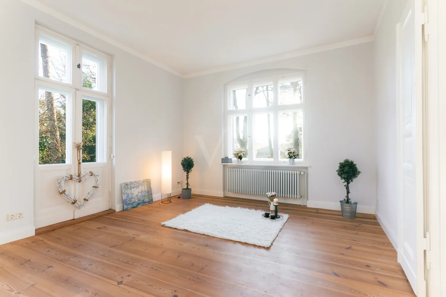 Esszimmer mit Zugang zum Garten