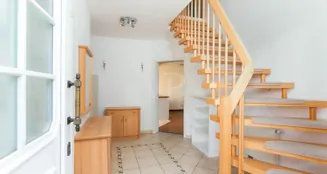 von_poll_real_estate_property_25087034_image_1