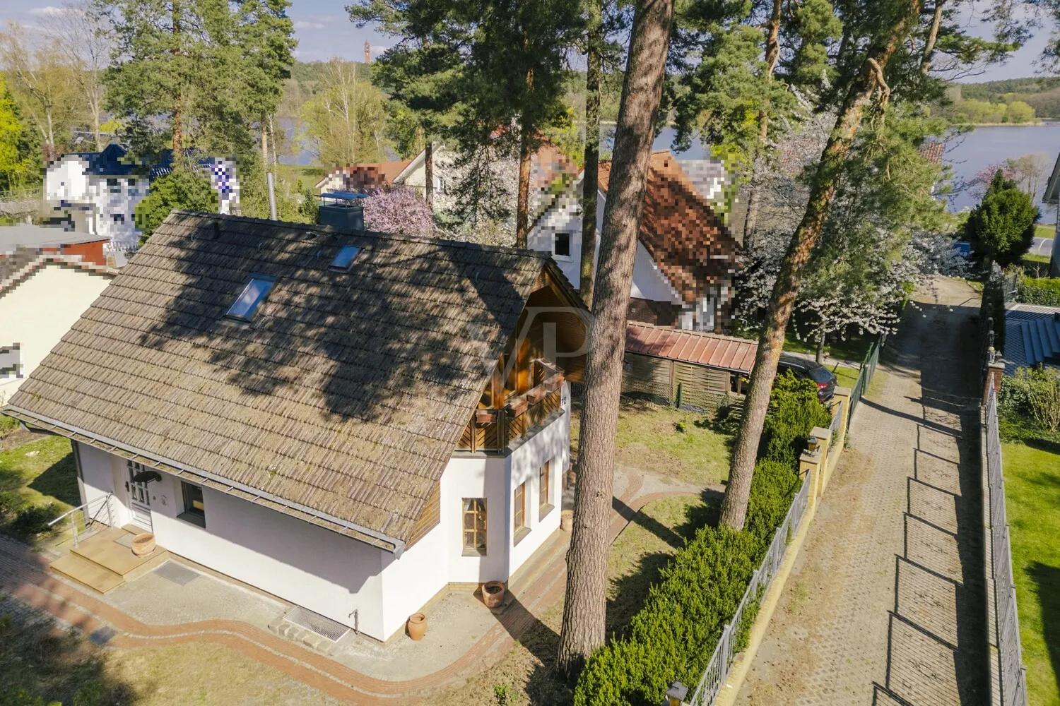 Blick auf das Haus und Havel