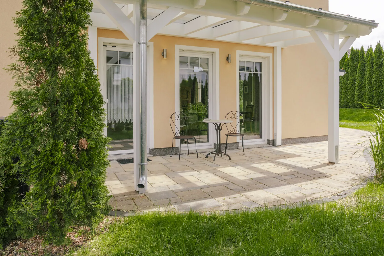 Terrasse mit Überdachung
