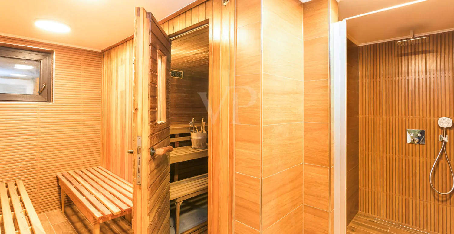 Sauna mit Dusche