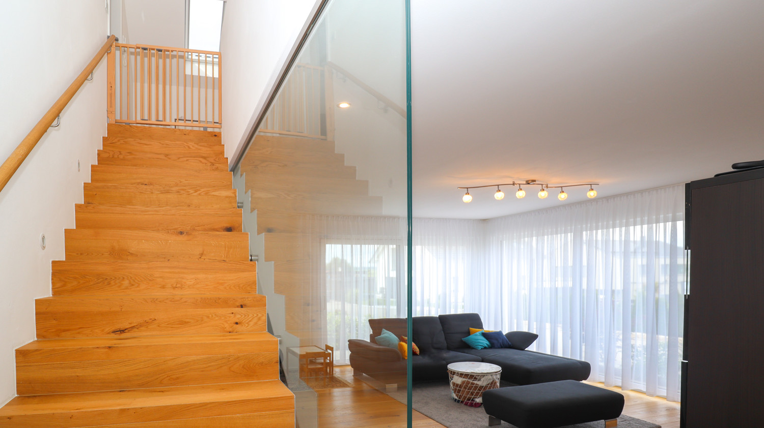 Treppe + Wohnbereich