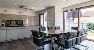 von_poll_real_estate_property_25067013_image_2