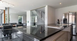 von_poll_real_estate_property_25067013_image_5