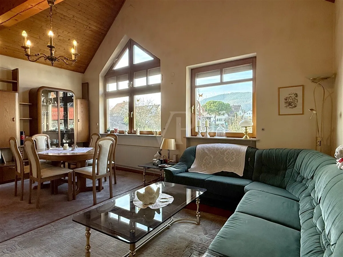 Wohn-/Essbereich mit tollem Blick - linkes Haus