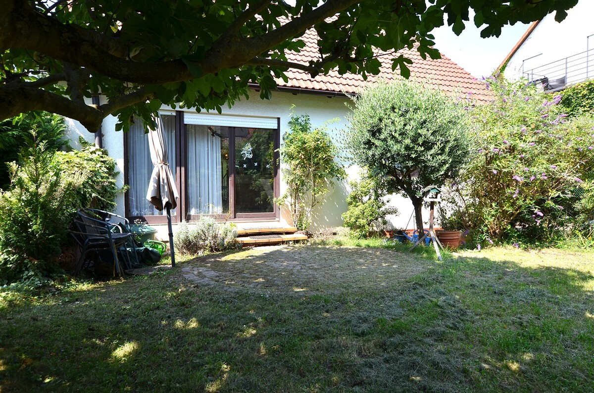 Hausansicht vom Garten