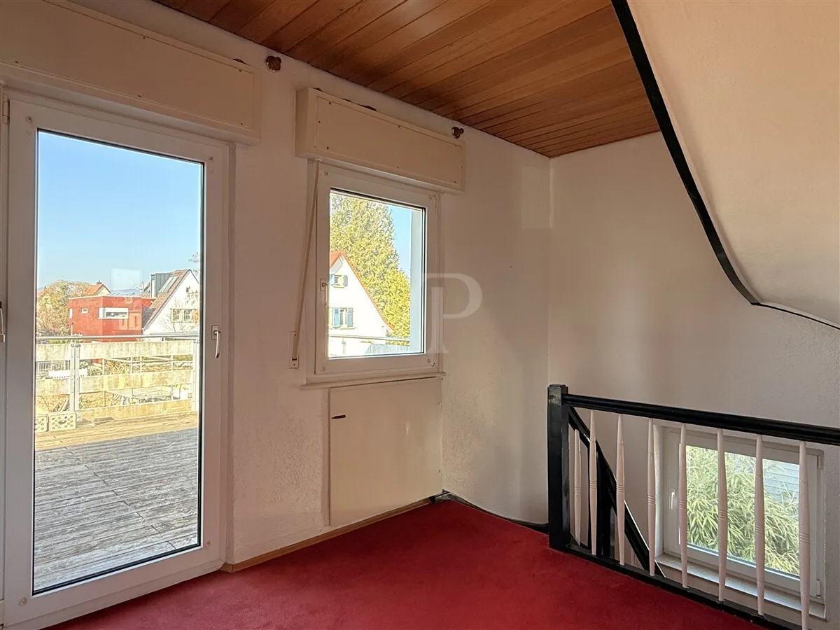 Flur im OG im Zugang auf die Dachterrasse