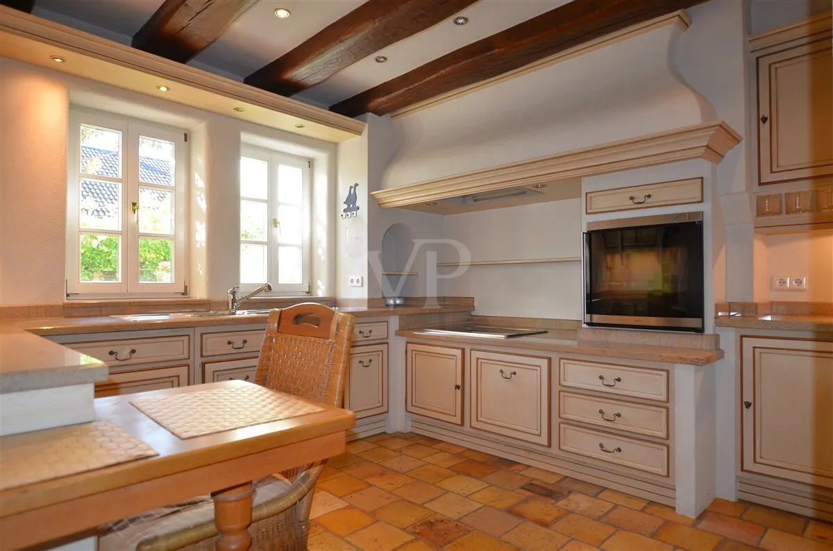 Küche im Landhausstil mit Sitzecke