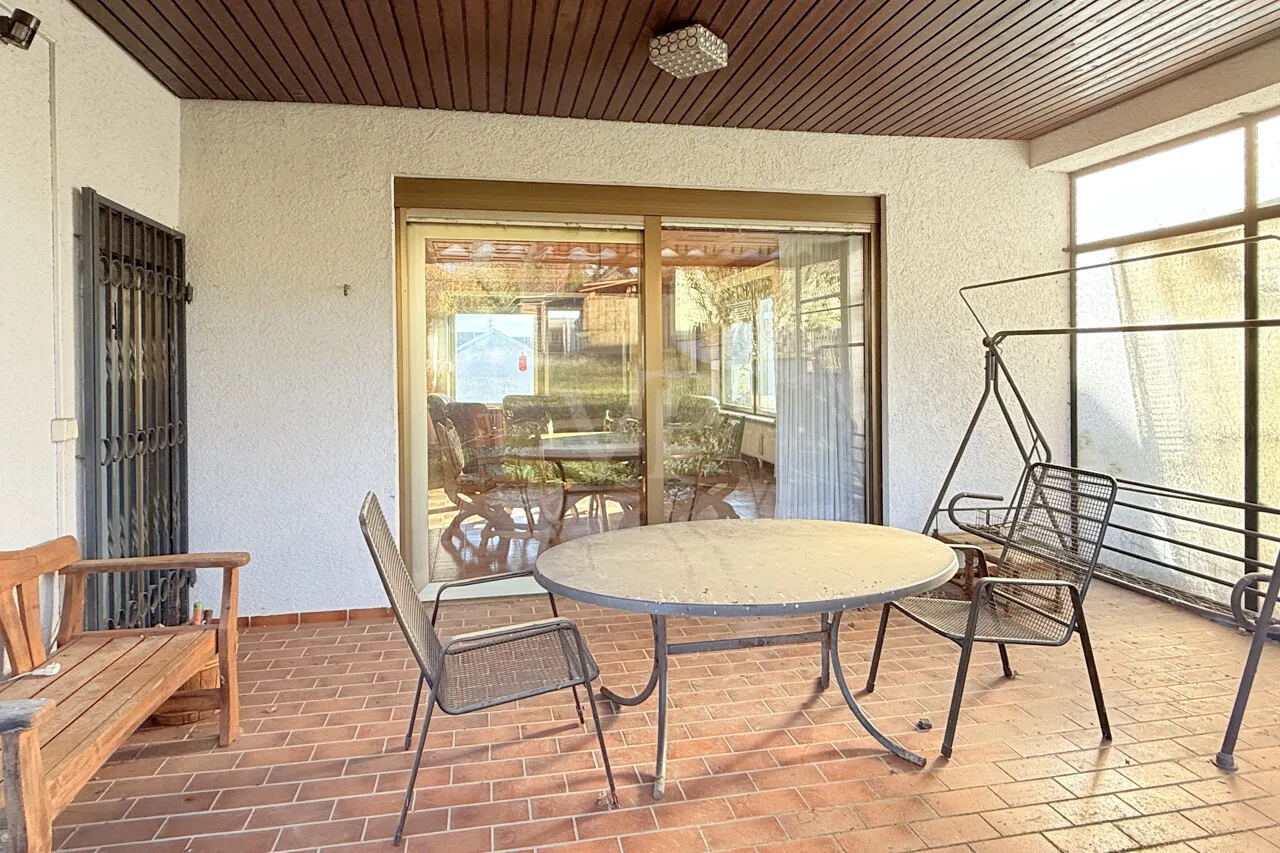 überdachte Terrasse