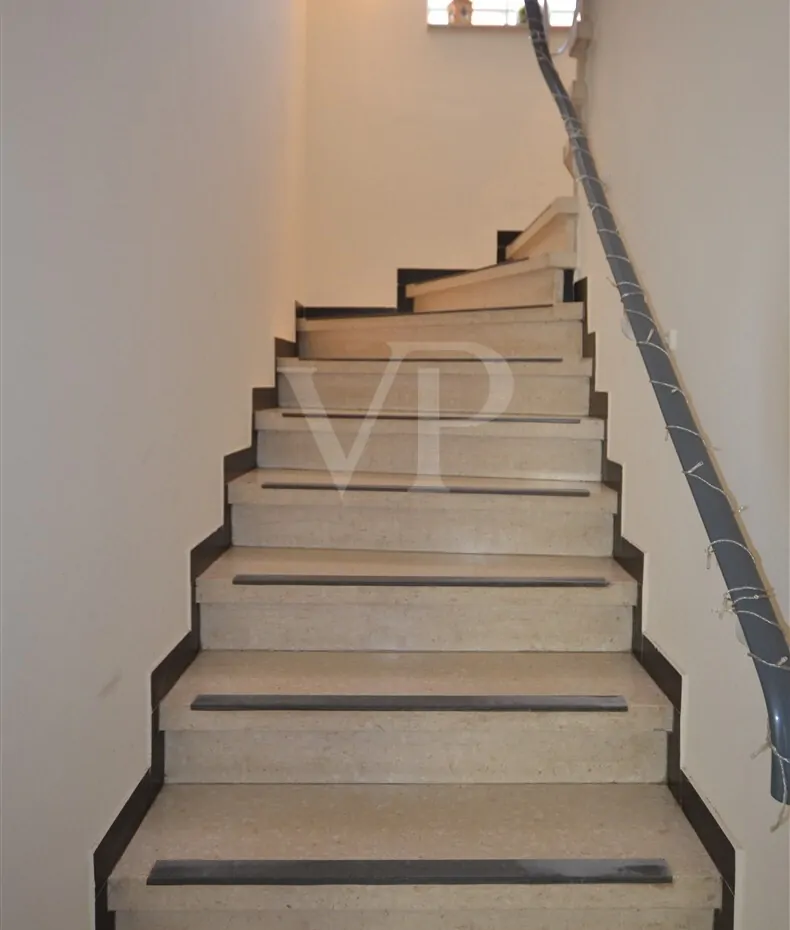 Treppenaufgang zur Wohnung