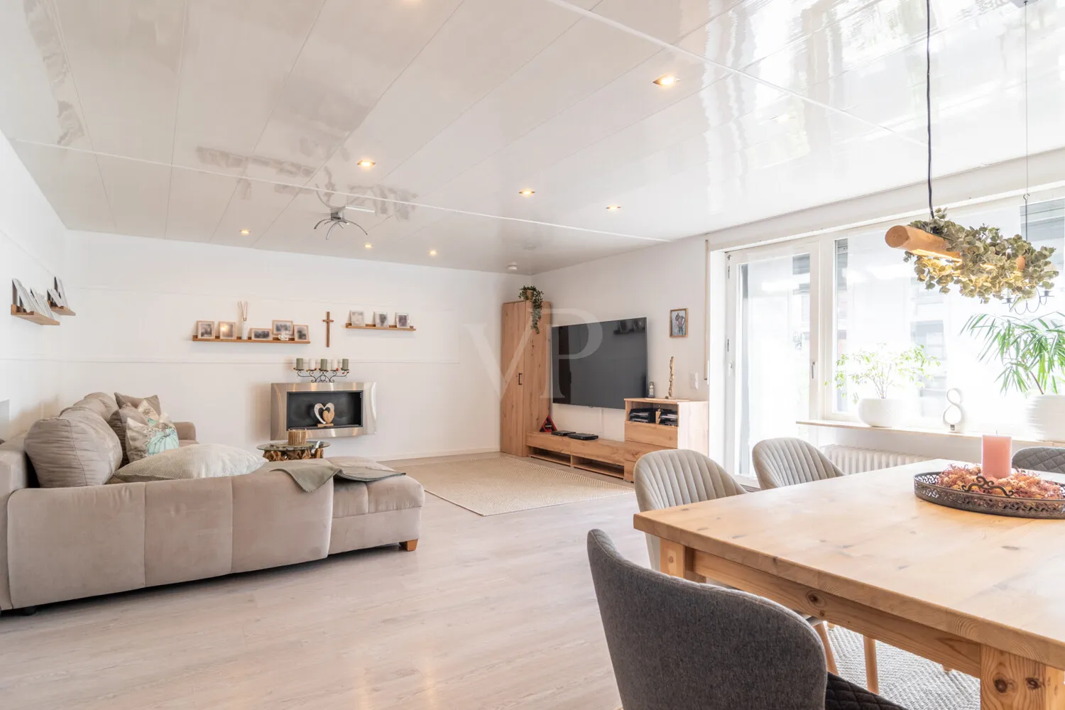 Wohnbereich mit Ethanol-Kamin