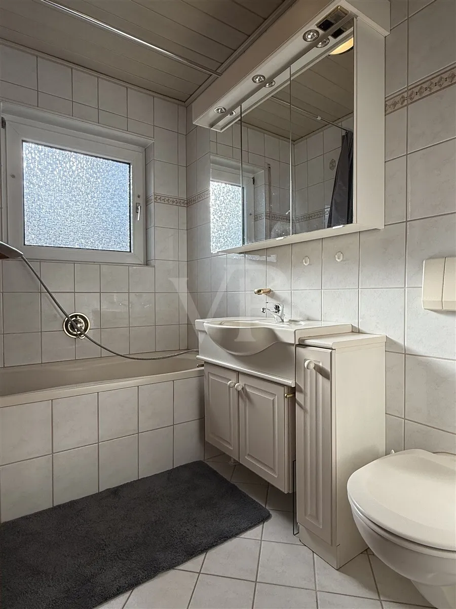 Tageslichbad mit Duschwanne