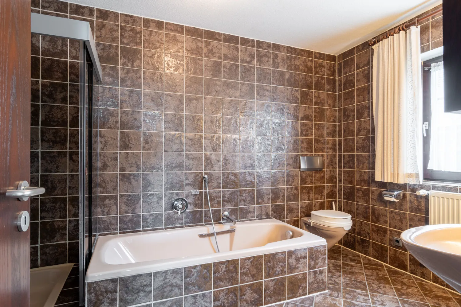 Badezimmer im Erdgeschoss